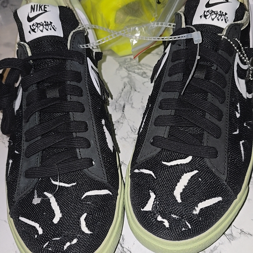 Nike Black and White Athletic Shoes